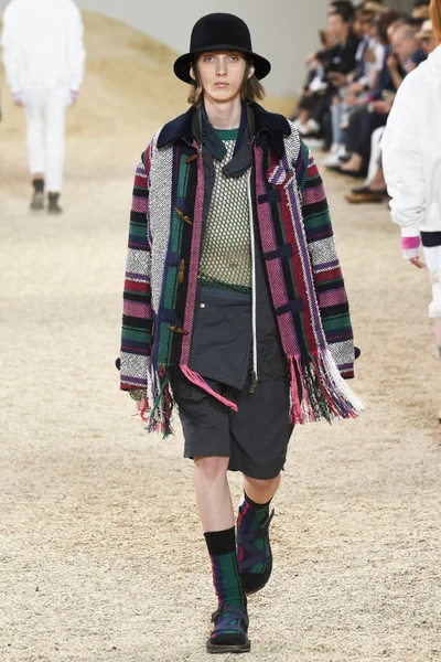 Look 10